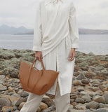 Éloura – Signature Tote