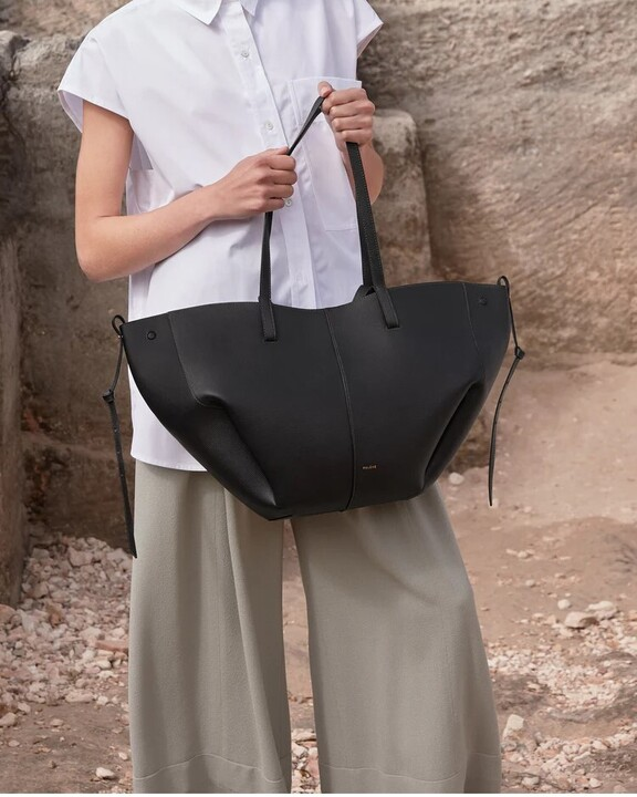 Eloura - Black - Dotfits